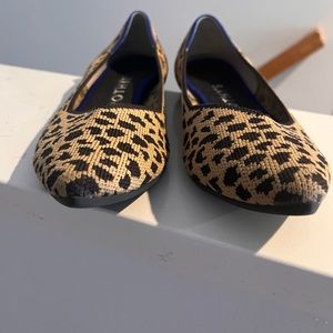 EUC Rothy’s The Point in Leopard